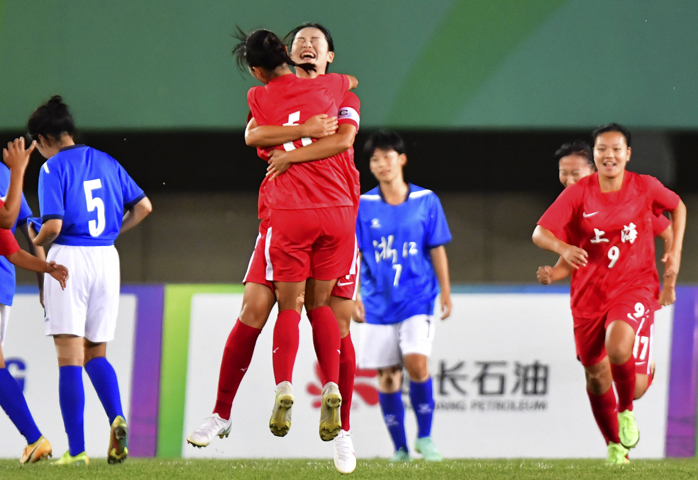 欧洲女子足球队进入半决赛争夺金牌 欧洲女子足球队进入半决赛争夺金牌