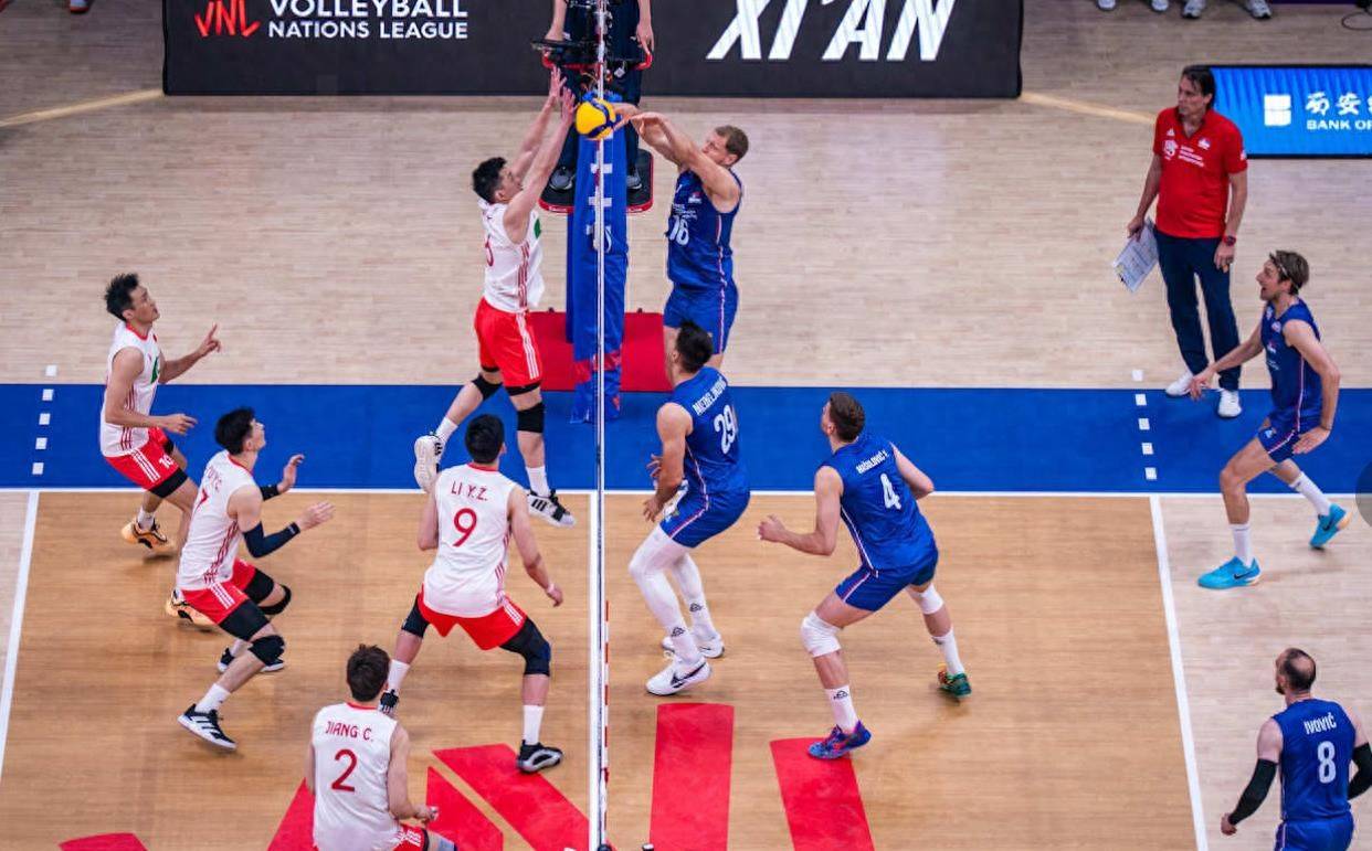 塞尔维亚国家队大胜，晋级淘汰赛