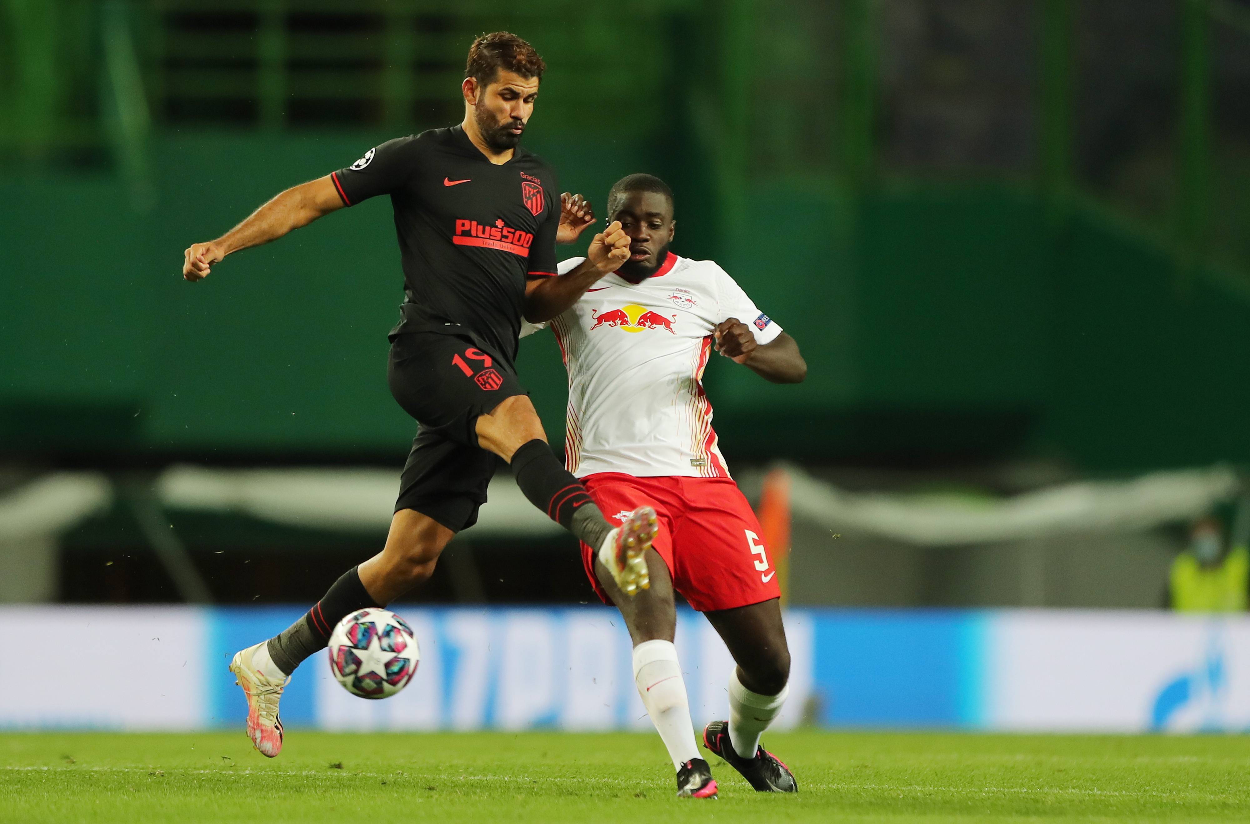 霍芬海姆球员联手取得比赛胜利 霍芬海姆球员联手取得比赛胜利