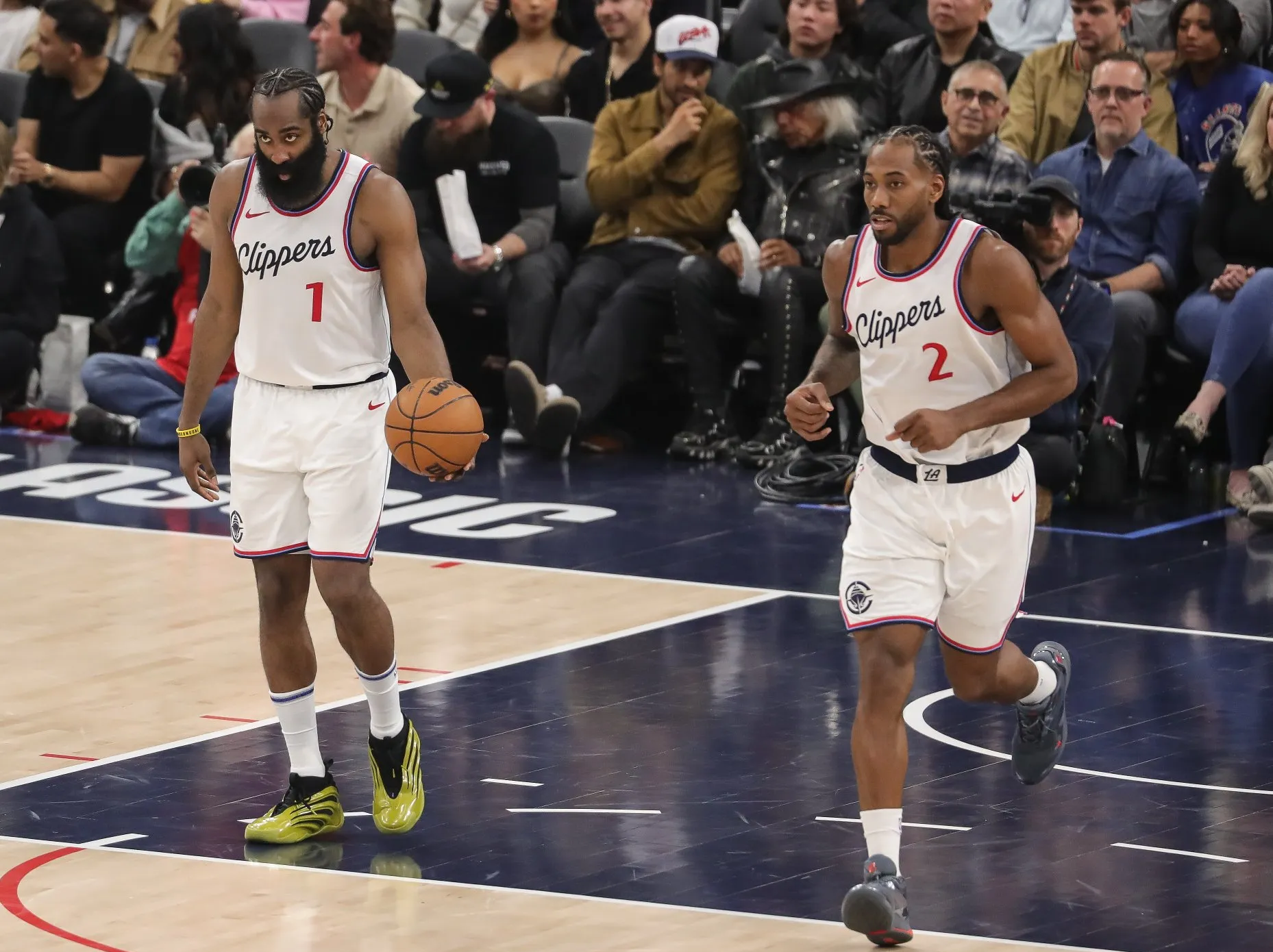 快船迎战马刺，双方绝对实力对比，胜负难料的简单介绍