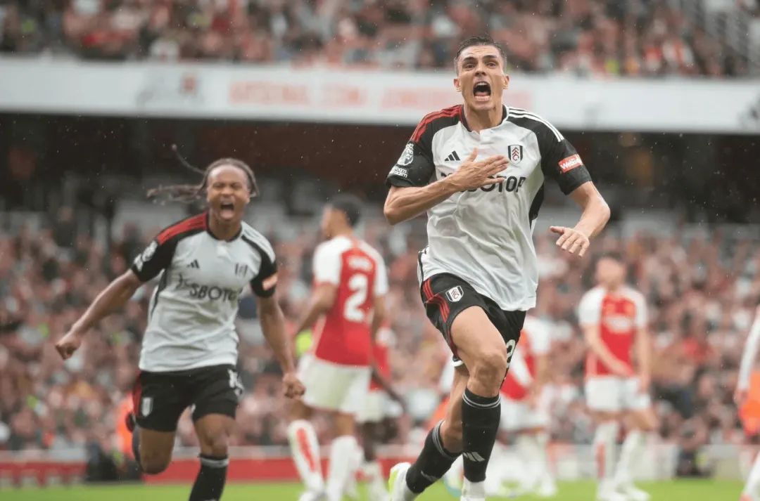 包含拜仁接近签下英超球员，球迷期待新一轮战役的词条