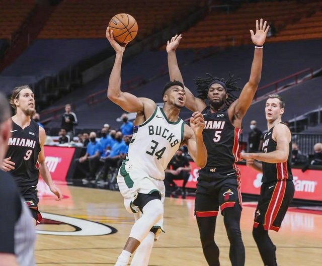 雄鹿B队鏖战土耳其男篮，乔治打破历史纪录