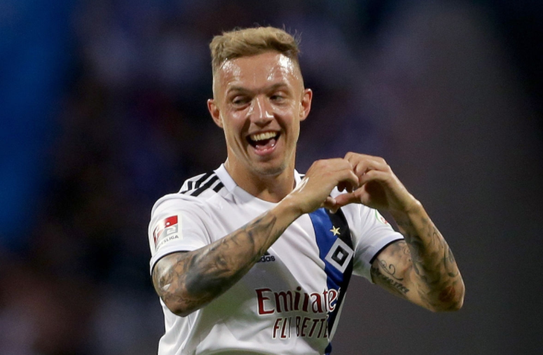 汉堡队在客场击败对手,豪取三分 汉堡队在客场击败对手,豪取三分